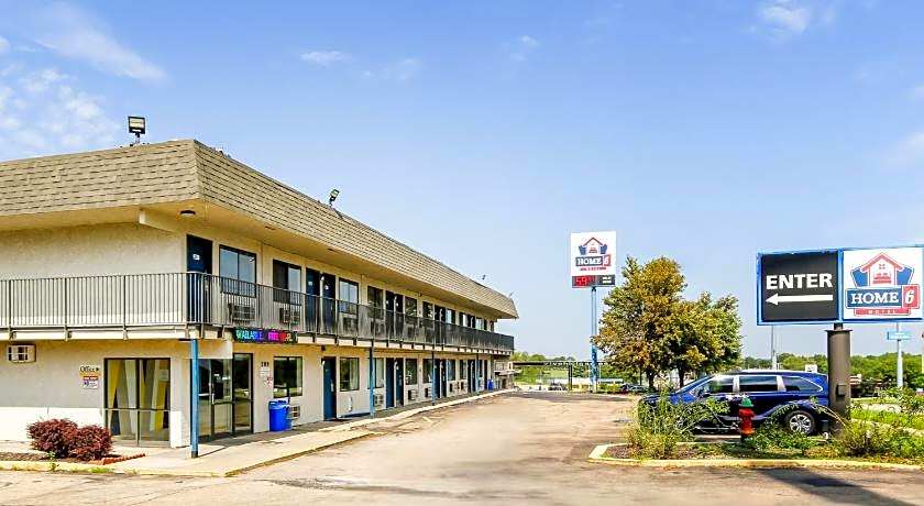 Motel 6 Topeka, KS - Northwest