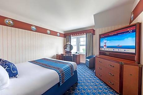Compass Club Room Lake View (2 adults)