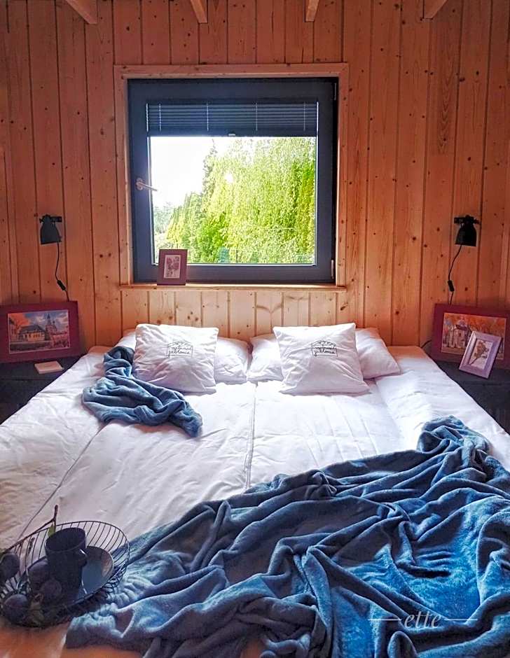 Kwitnące Jabłonie. Całoroczne Domki Wypoczynkowe