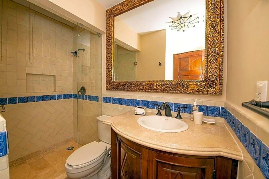 Exclusive Luxury Guest Center House