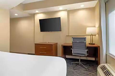 Comfort Suites Monaca