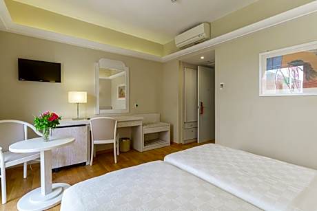 Double Room with Garden or Land View