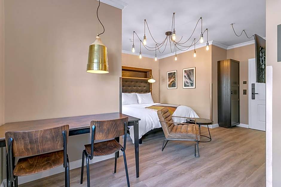 ODDSSON Downtown Hotel