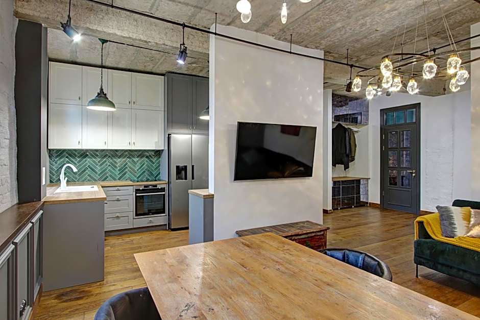 Mitten Village Family Residence