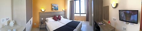 Studio (2 Adults)