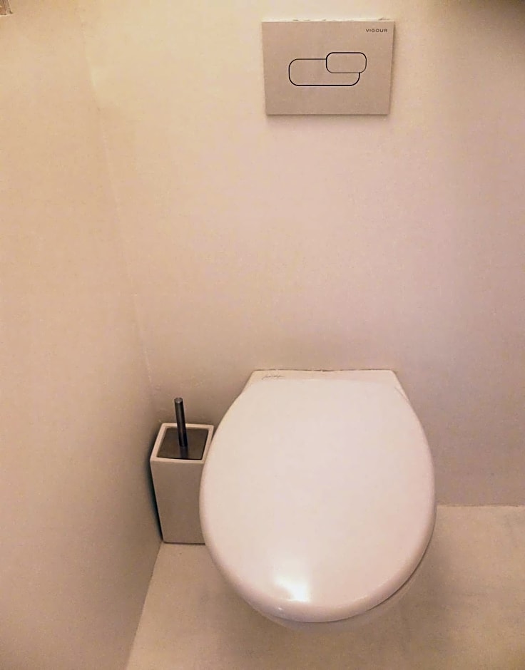 La Maison Jaune – Sete, FL