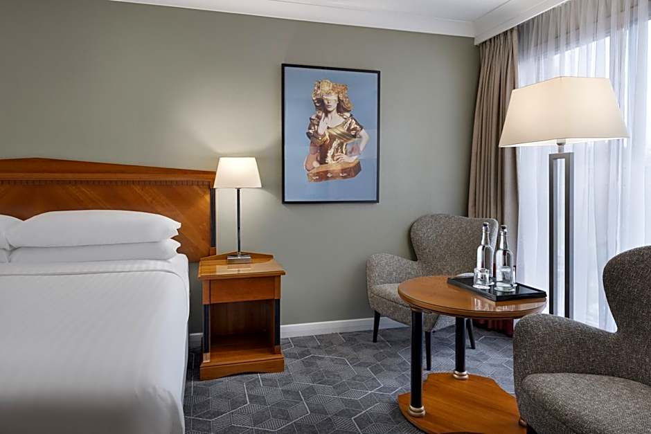 Delta Hotels by Marriott Heathrow Windsor