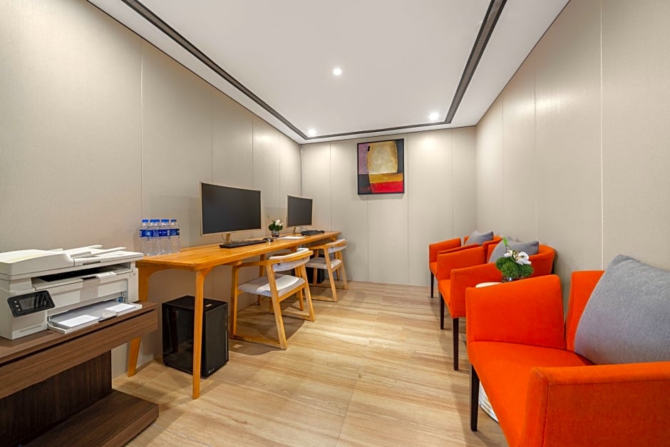 Holiday Inn Express Chongqing Guanyinqiao By IHG