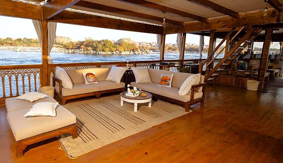 Artika Wadi Kiki Hotel