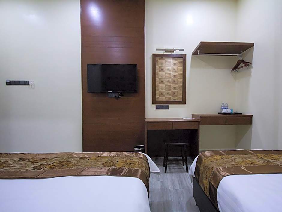 Islander Lodge by LWE