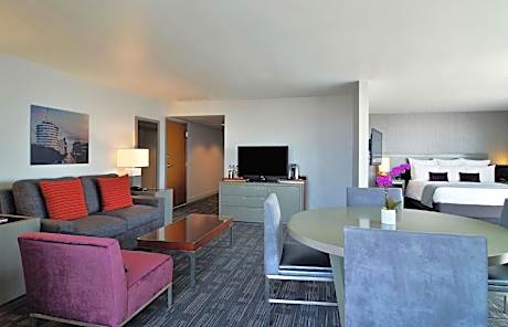 Corner Suite