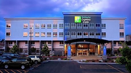 Holiday Inn Express & Suites Colorado Springs Central, an IHG Hotel