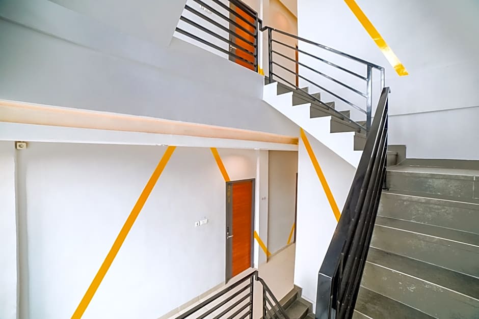 OYO 90874 Millenium Inn 2