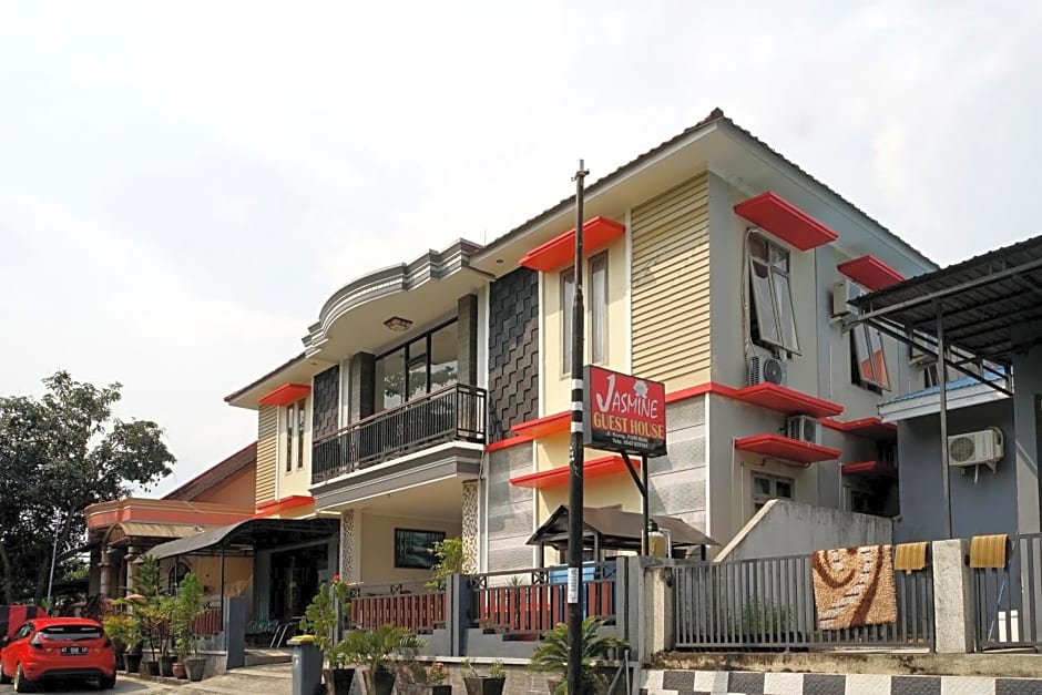 OYO 2038 Jasmine Guest House Balikpapan