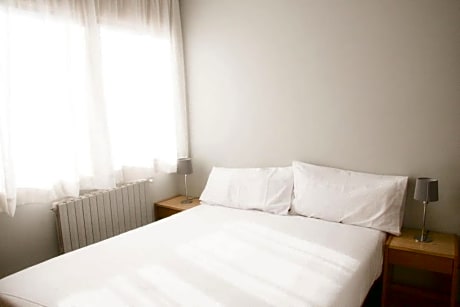 2 ROOMS APARTMENT (4 GUESTS)