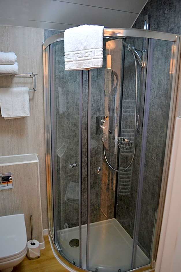 The Queen's Head Hotel