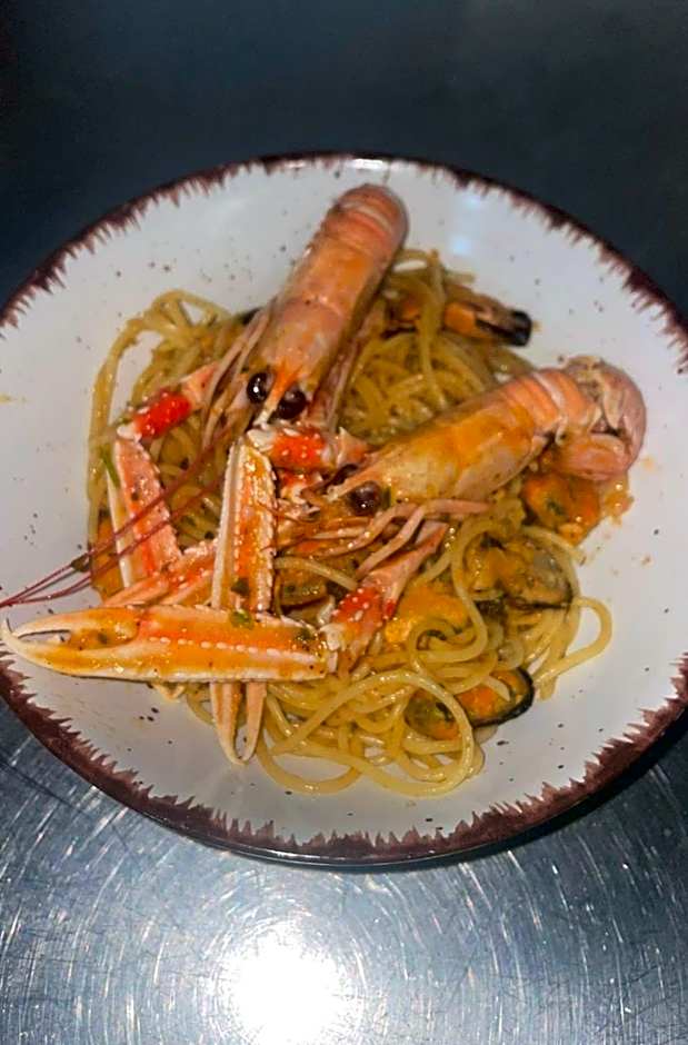 Apartments and pansion M&R