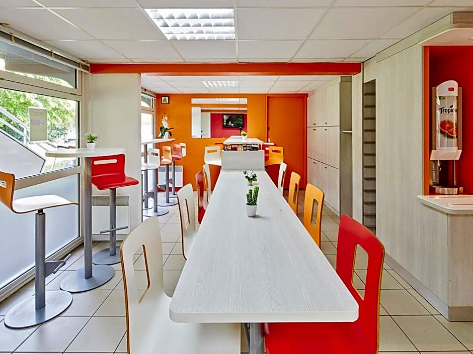 Premiere Classe Melun Senart - Vert Saint Denis