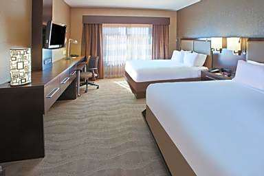 Holiday Inn Express Hotel And Suites Columbus Edinburgh By IHG