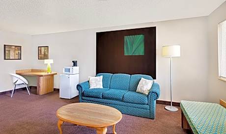King Studio Suite - Non-Smoking