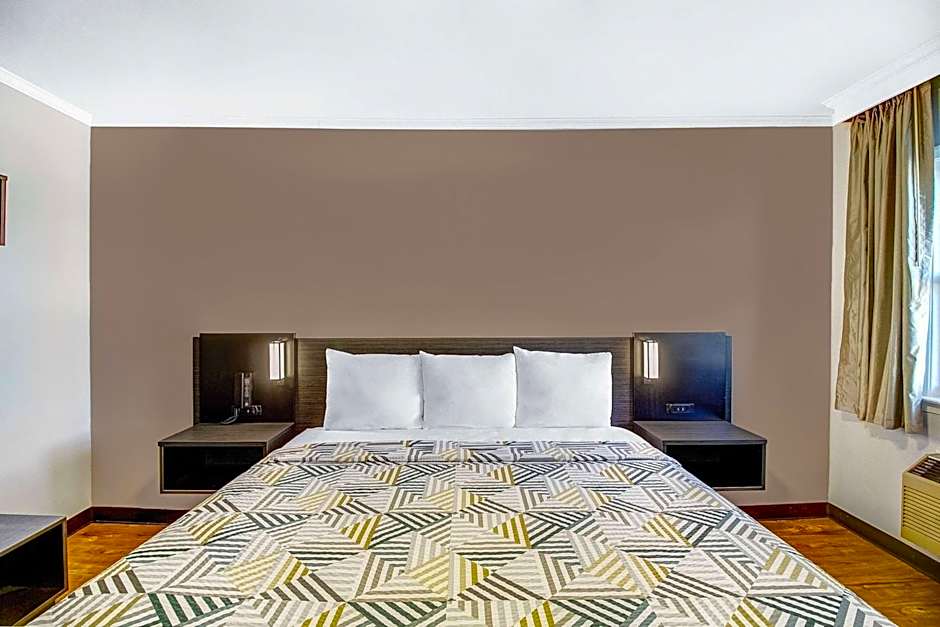 Motel 6-Front Royal, VA