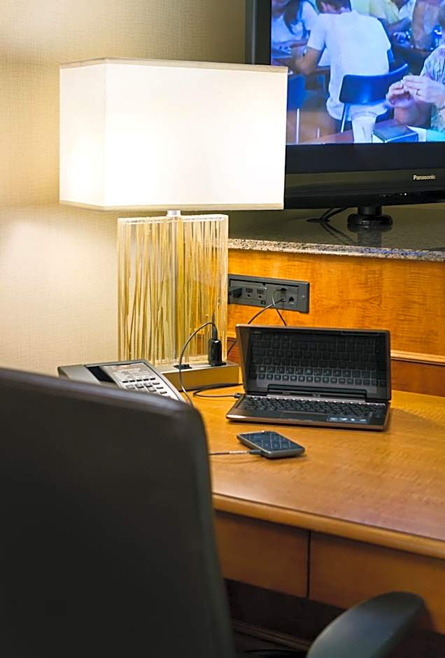 Crowne Plaza Minneapolis West By IHG