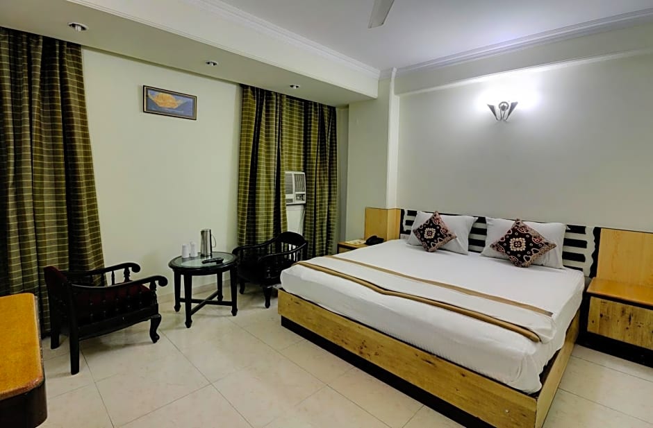 Capital O 2382 Hotel White House Continental