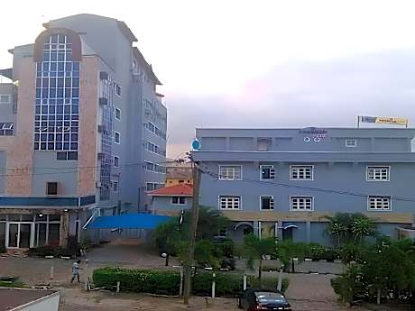 Presken Hotel @ Awolowo Way