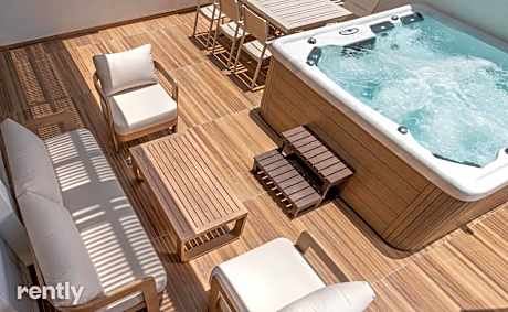 Luxury Suites With Balcony And Jacuzzi At Sea Side By Rently