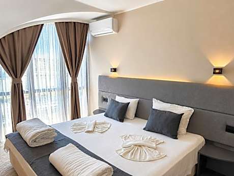 Twin Room with Balcony