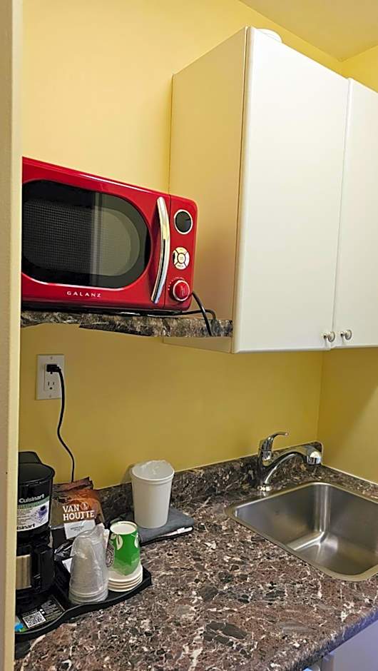 Port-O-Call Inn