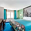 Super 8 by Wyndham Brockton