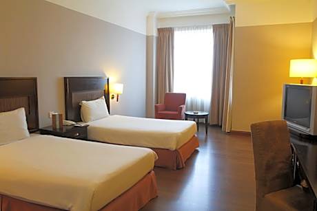 Standard Deluxe Twin Room