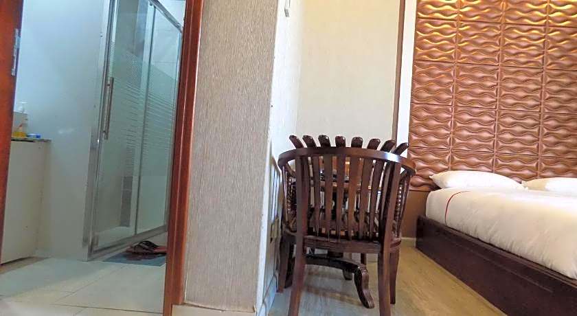 Freedom City Hotel