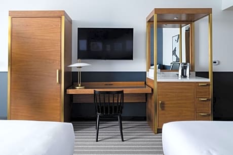 Quadruple Room with Two Queen Beds - Non Smoking