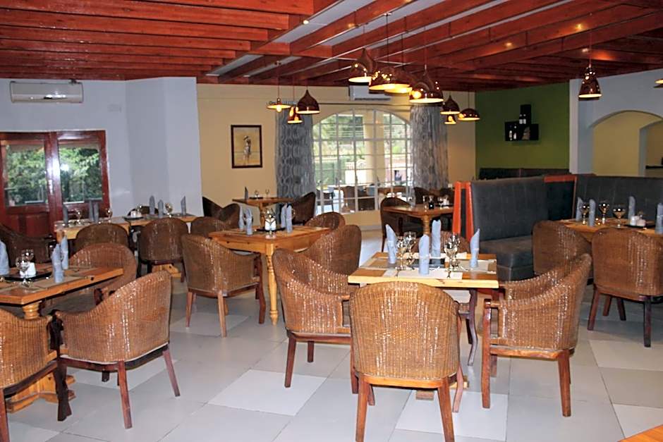 Casa Mia Lodge & Restaurant