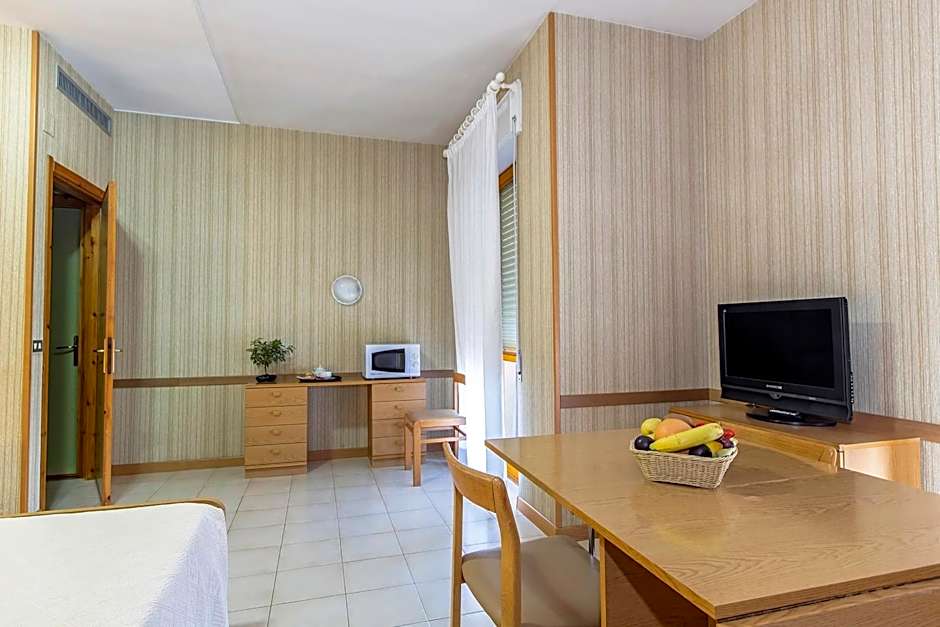 Hotel Residence Ulivi E Palme
