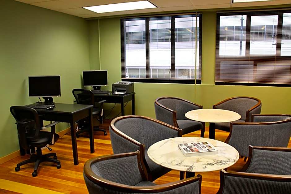 Days Inn by Wyndham Vancouver Downtown