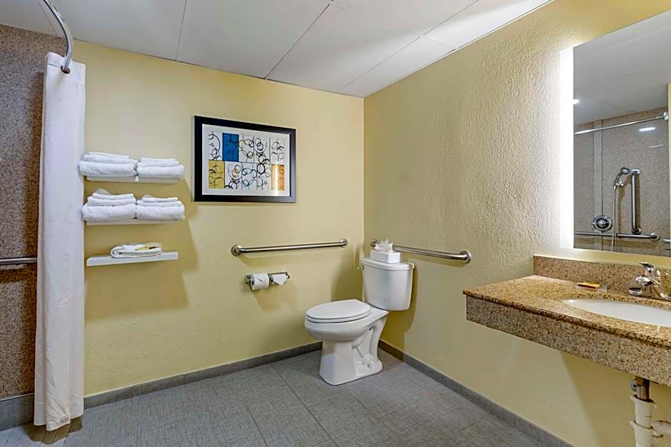 Best Western Plus North Shore Hotel