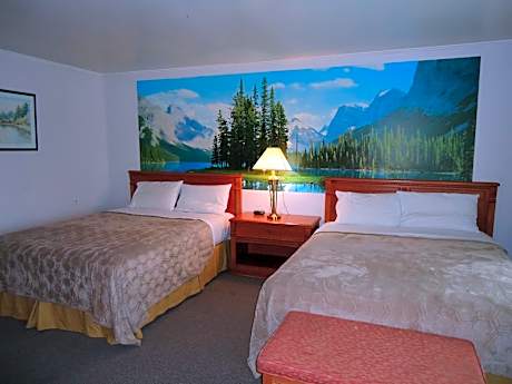 Queen Room with Two Queen Beds - Non-Smoking