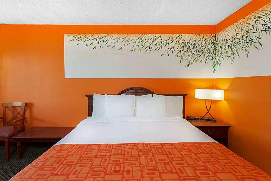 Howard Johnson by Wyndham Yuma