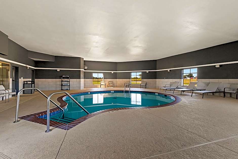 Holiday Inn Express Hotel and Suites Okmulgee By IHG
