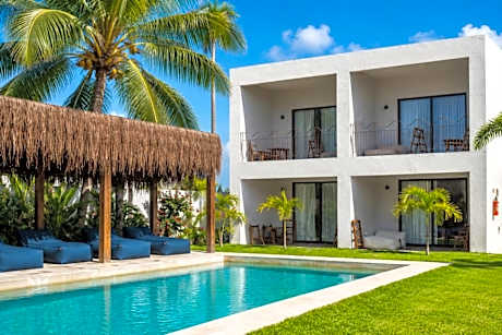 Luau Hotel