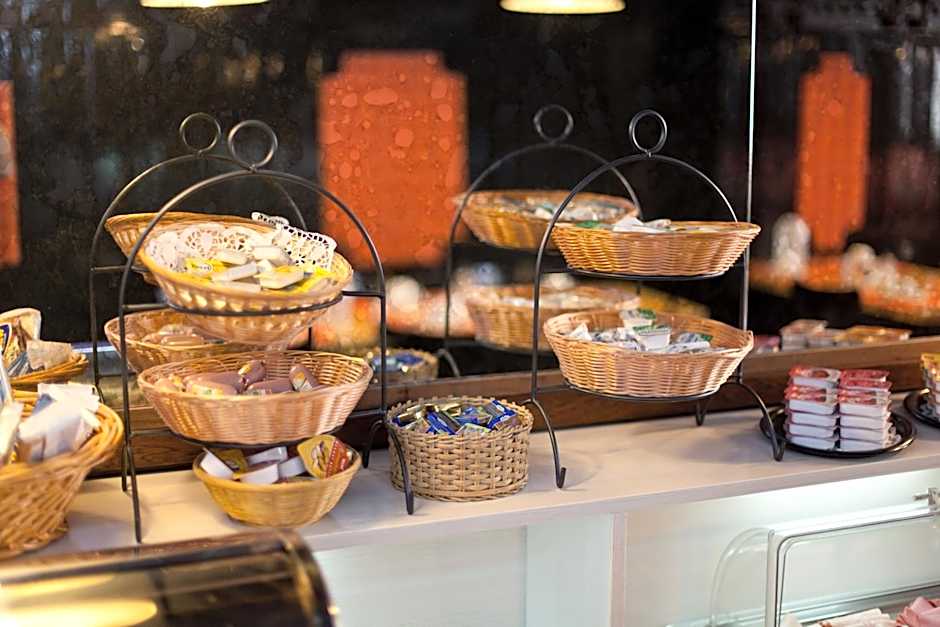 Hotel Ahl Meerkatzen Koln