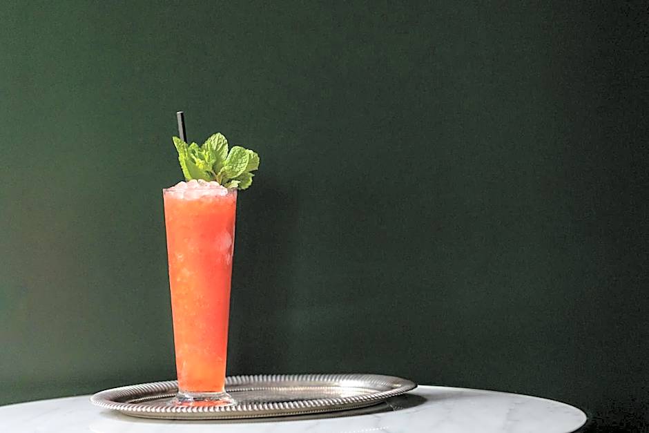 Silver Lake Pool & Inn