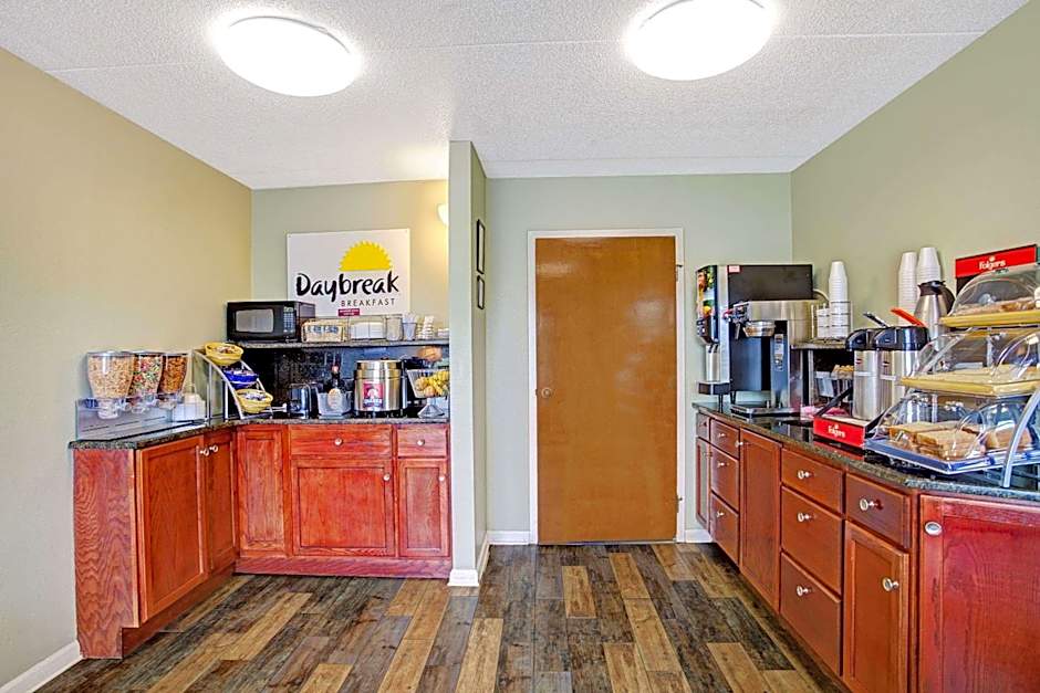 Days Inn by Wyndham Clarksville TN