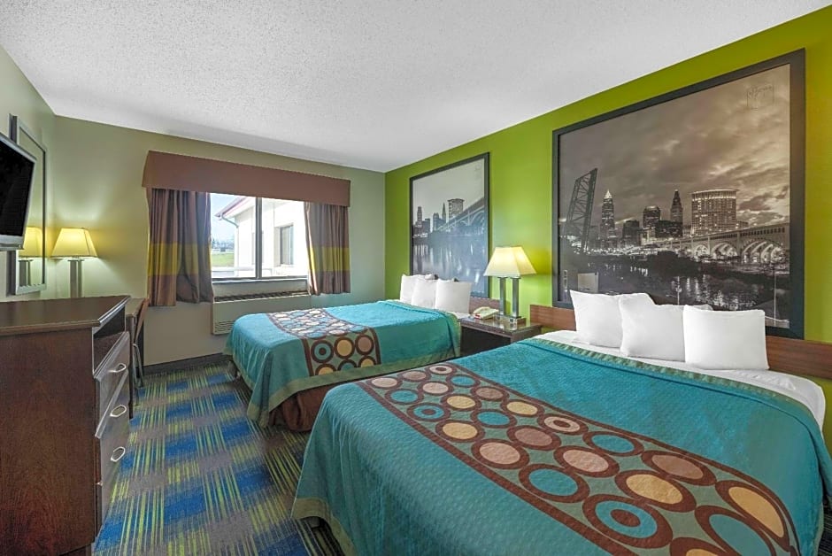 Super 8 by Wyndham Cleveland