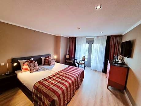 Deluxe Double or Twin Room with Balcony