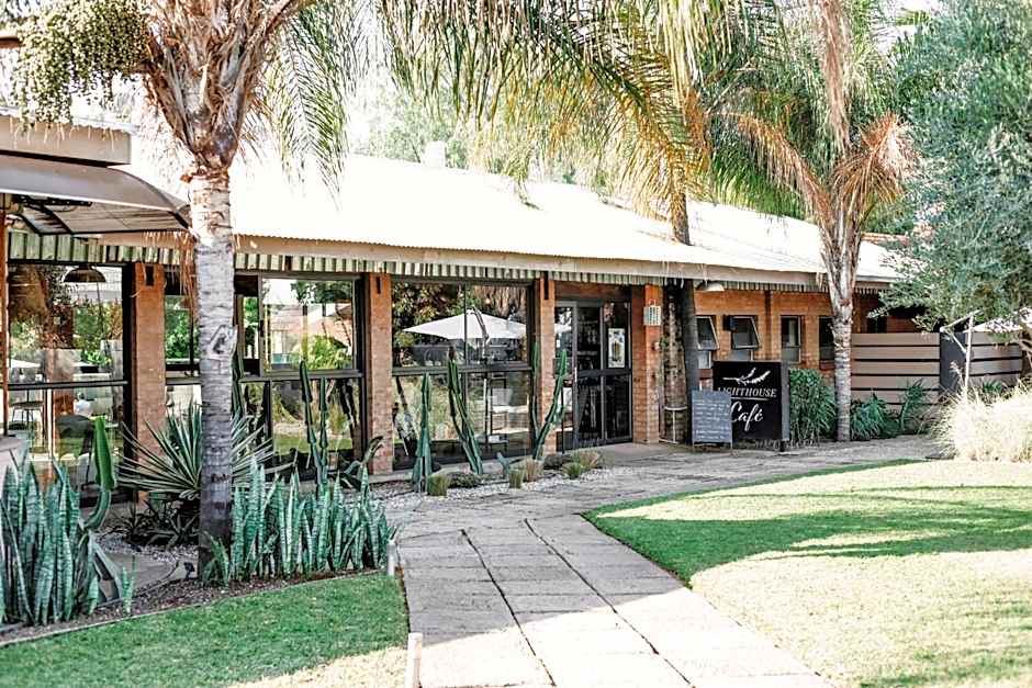 Lighthouse Guesthouse & Cafe