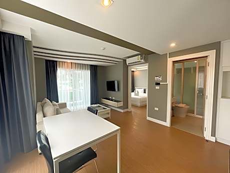 Premier Suite Pool View